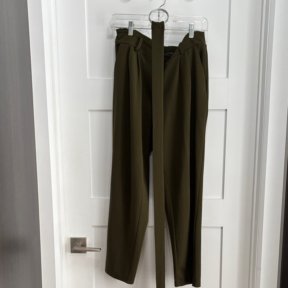 Woman’s Olive Green Pants